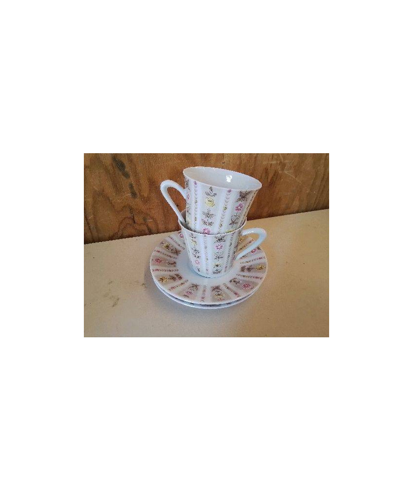 LOT DE 2 TASSES A CAFE 