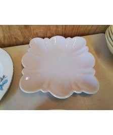 PLAT EN PORCELAINE 