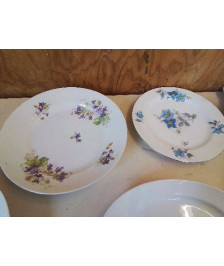 PLAT EN PORCELAINE 