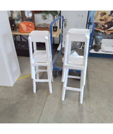TABOURET EMPILABLE