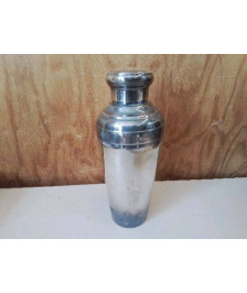 SHAKER EN METAL ARGENTÉ 