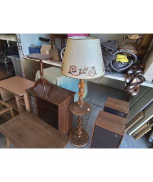 LAMPADAIRE EN BOIS