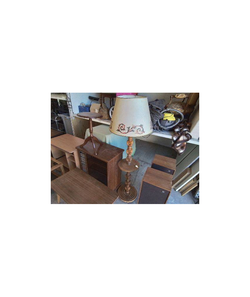 LAMPADAIRE EN BOIS