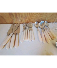 LOT DE  COUVERTS