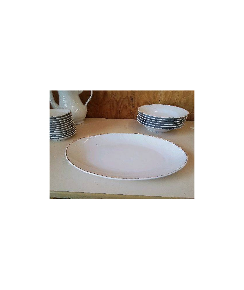 PLAT BLANC EN PORCELAINE BORDURE DORÉ 
