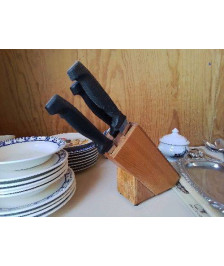 LOT DE 4 COUTEAUX 