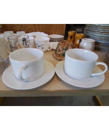 TASSE AVEC SA SOUCOUPE 