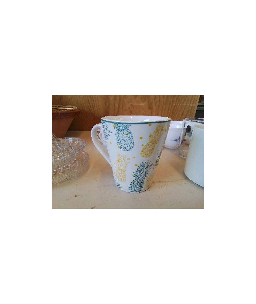 TASSE AVEC ANANAS 