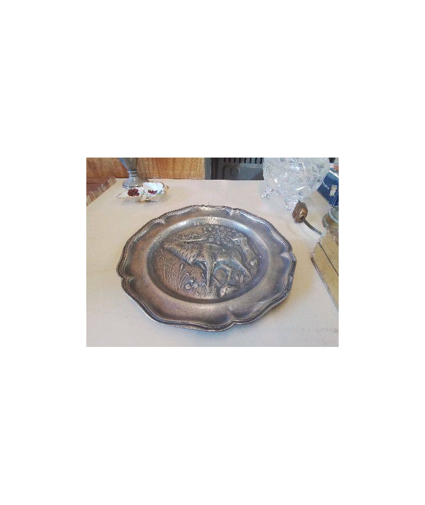 ASSIETTE DECORATIVE EN ETAIN 