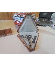 NECESSAIRE DE COUTURE 