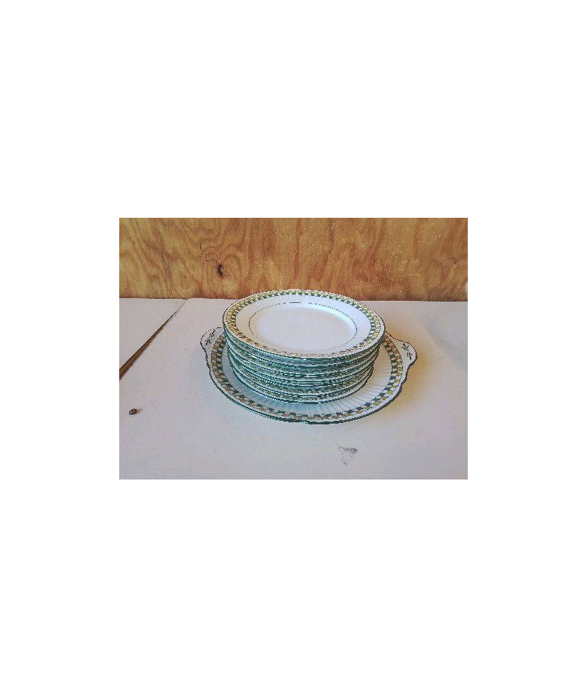 SERVICE À DESSERT VERT MOTIF CARRÉ ( PLAT+7 ASSIETTES )
