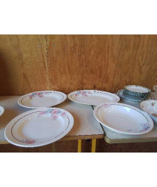 PLAT SERGUEMINES AVEC MOTIF ROSES 