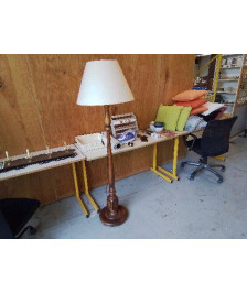 LAMPADAIRE PIEDS EN BOIS