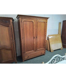 ARMOIRE EN PIN