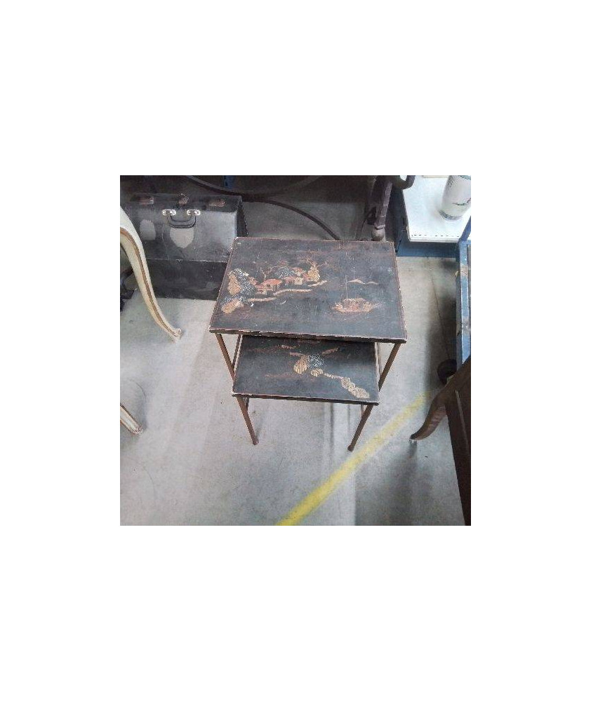 TABLE GIGOGNE EN LAC DE CHINE