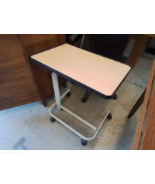 PETITE TABLE MEDICALE 