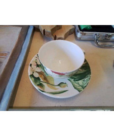 TASSE AVEC SOUCOUPE MOTIF FLORAL 
