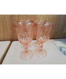 LOT DE 4 VERRES A PIEDS