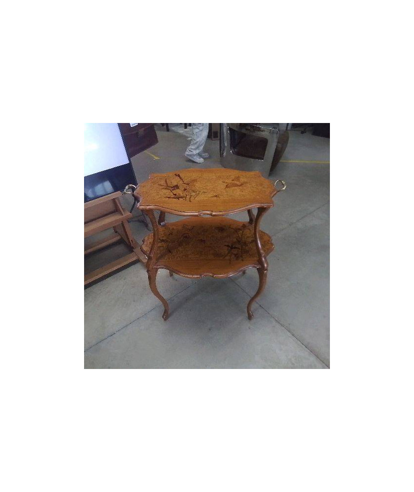 TABLE A THÉ 