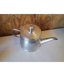 CAFETIÈRE EN METAL BLANC