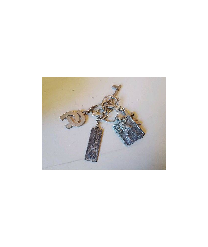 LOT DE 4 PORTES CLEFS