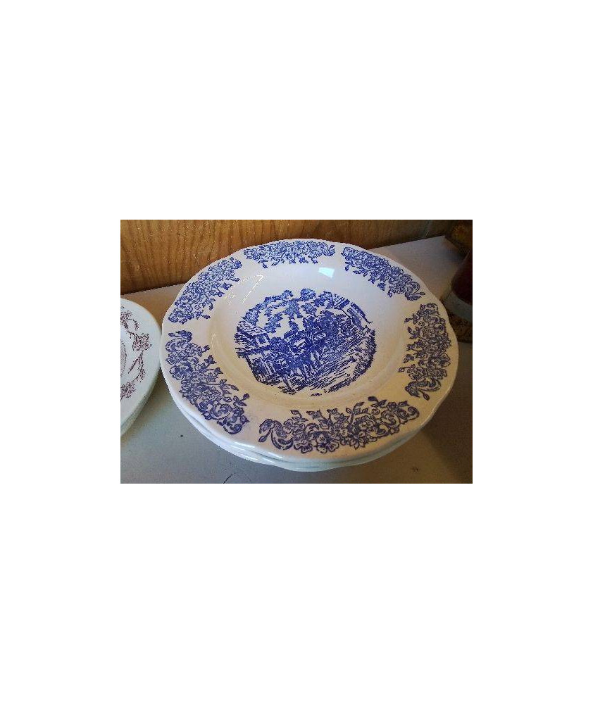 LOT DE 3 ASSIETTES EN PORCELAINE 