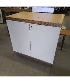 MEUBLE RANGEMENT EN L’ÉTAT 