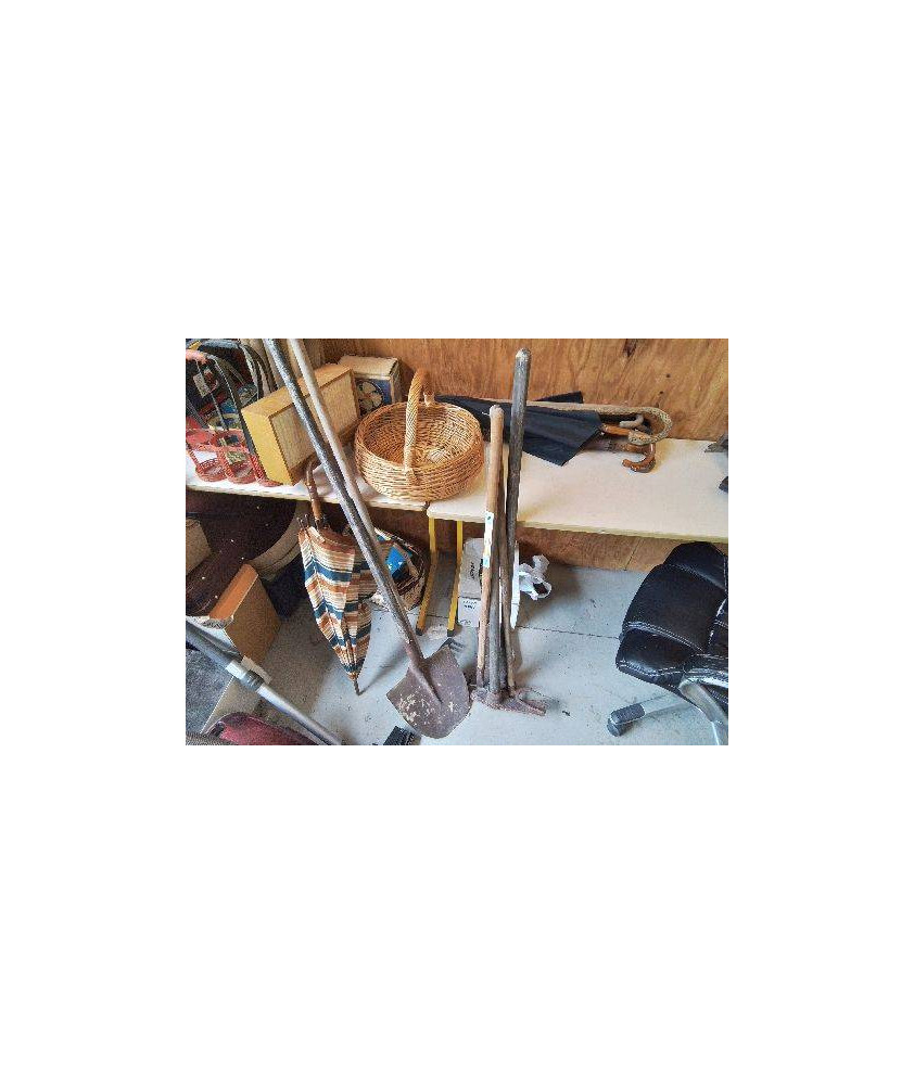 OUTILS DE JARDINAGE 