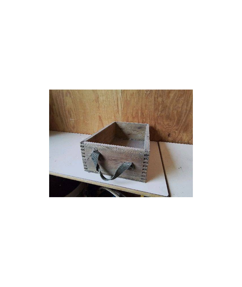 CAISSE À OUTILS EN BOIS 
