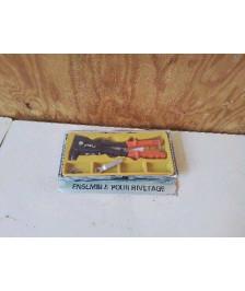 PINCE À RIVETER 