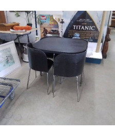 TABLE ET 4 CHAISES