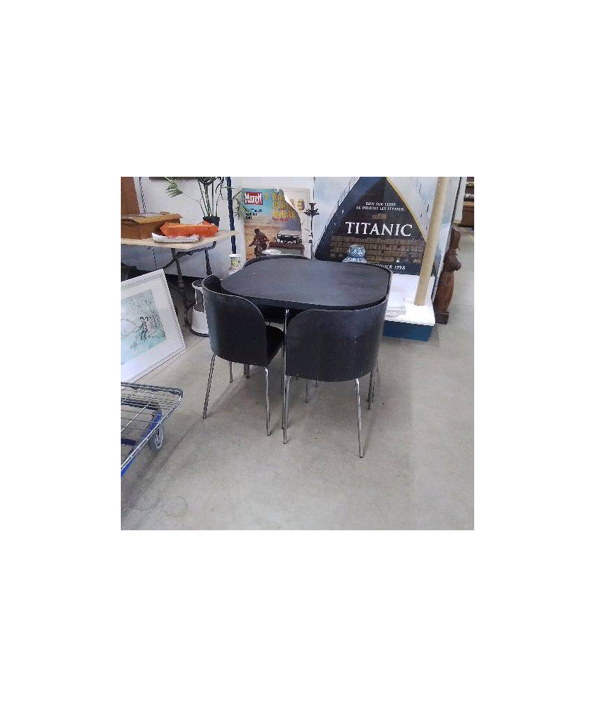 TABLE ET 4 CHAISES
