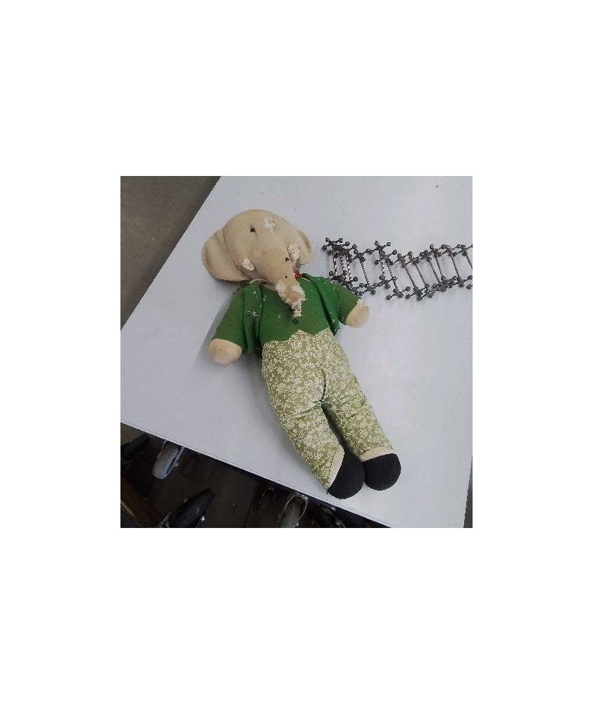 PELUCHE BABAR EN L’ETAT 