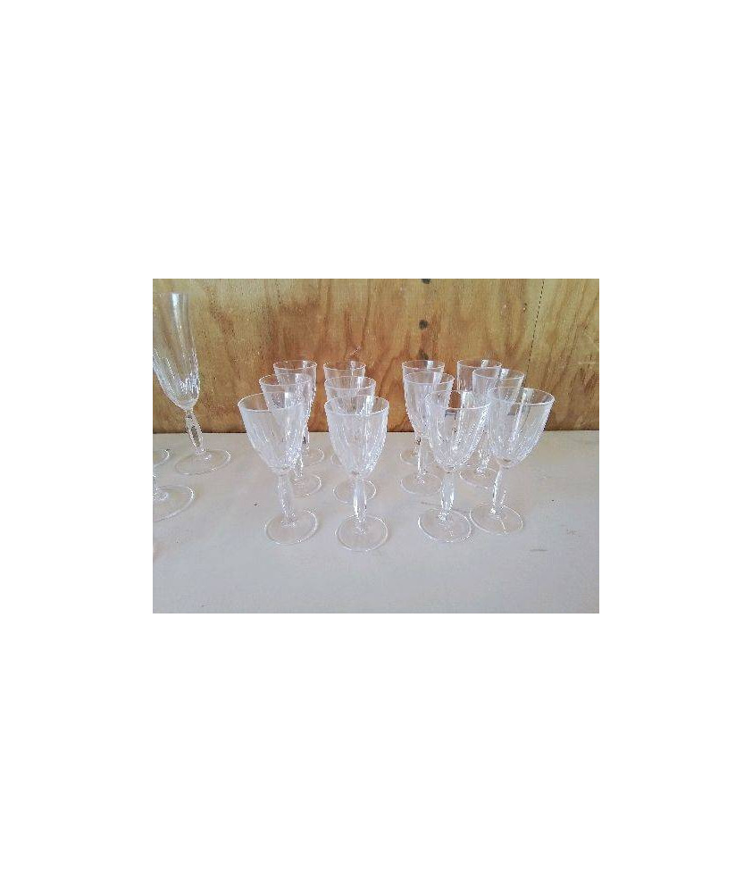 LOT DE 6 VERRES A LIQUEUR ROYAL TUDOR 