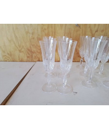LOT DE 6 FLUTES A CHAMPAGNE ROYAL TUDOR 