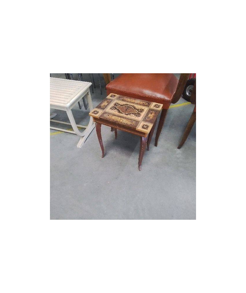 PETITE TABLE BOITE A MUSIQUE 