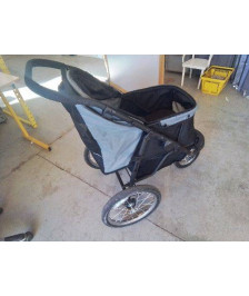 POUSSETTE POUR PETIT CHIEN 