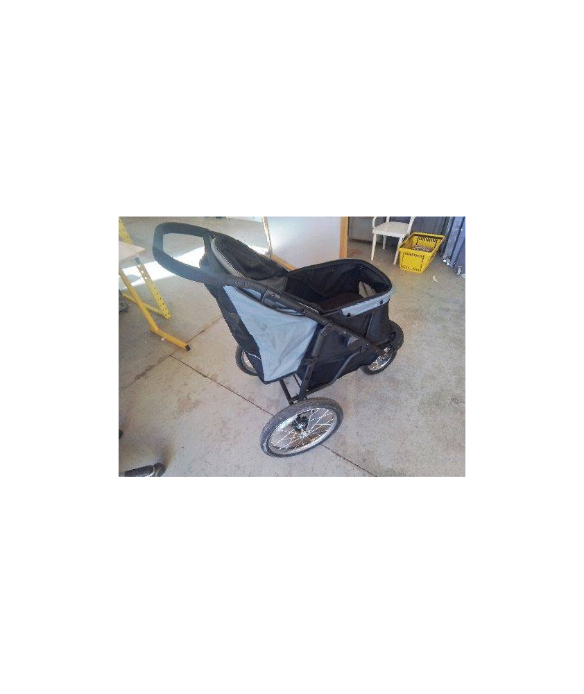 POUSSETTE POUR PETIT CHIEN 