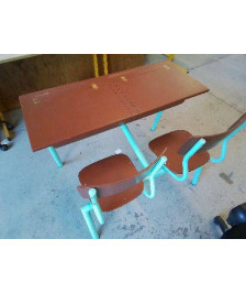 BUREAU D’ECOLUER RELOOKÉE 