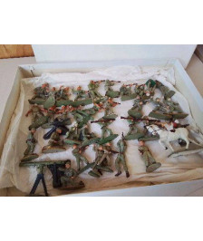 LOT DE FIGURINE STARLUX 