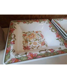PLAT EN PORCELAINE 
