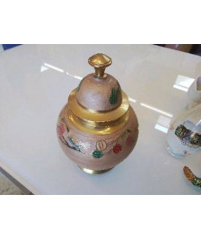 VASE EN LAITON 
