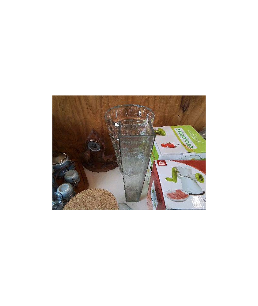 VASE EN VERRE RECTANGULAIRE 