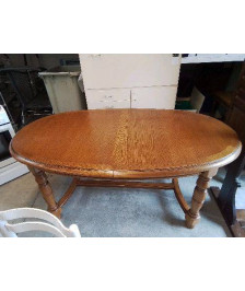 TABLE OVALE EN CHÊNE 