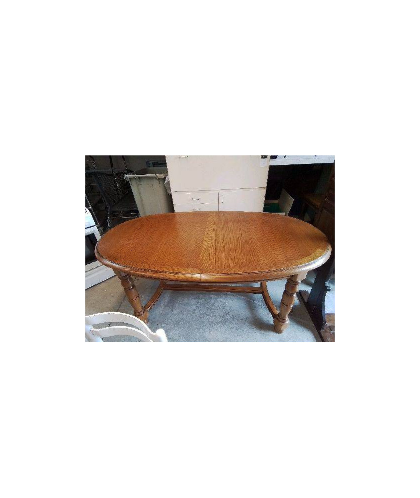 TABLE OVALE EN CHÊNE 