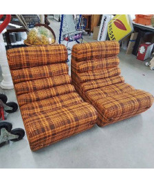 PAIRE DE CHAUFFEUSES VINTAGE ORANGE A CARREAUX