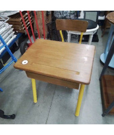 BUREAU D’ECOLIER (ENCRIER EN ACCESSOIRES)