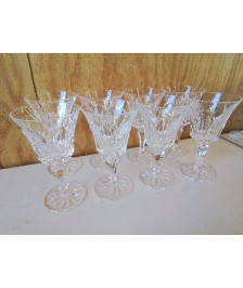 LOT DE 8 VERRES A VIN EN CRISTAL DE SAINT LOUIS