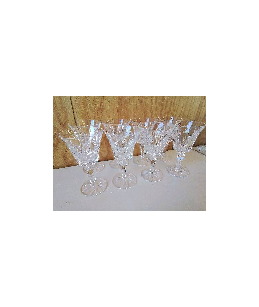 LOT DE 8 VERRES A VIN EN CRISTAL DE SAINT LOUIS