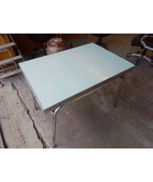 TABLE EN FORMICA BLEUE 